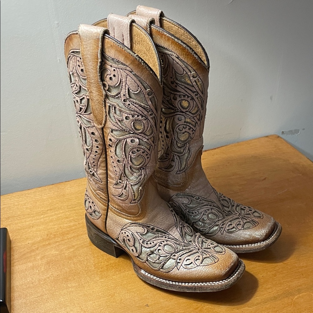 Kids Corral Shiny Inlay square toe Brown Western Boots. Size 1.5